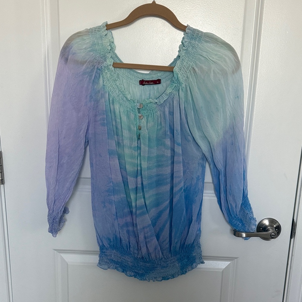 Chic Gradient Blue Blouse